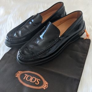 Tod's black patent leather driving loafers flats